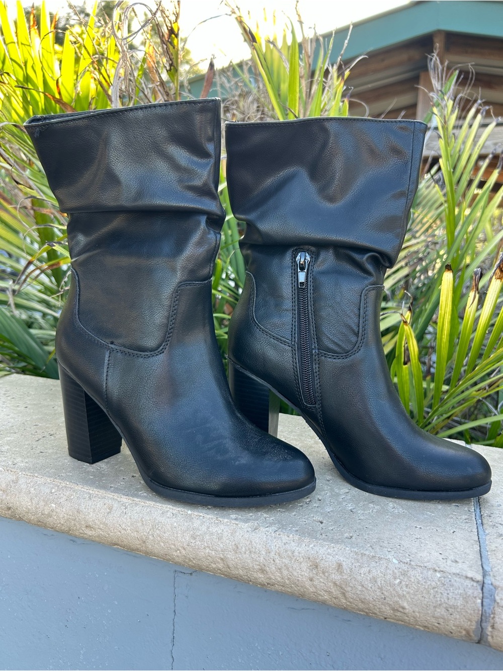 Black Mid-Calf Slouchy Heel Boots with Side Zip